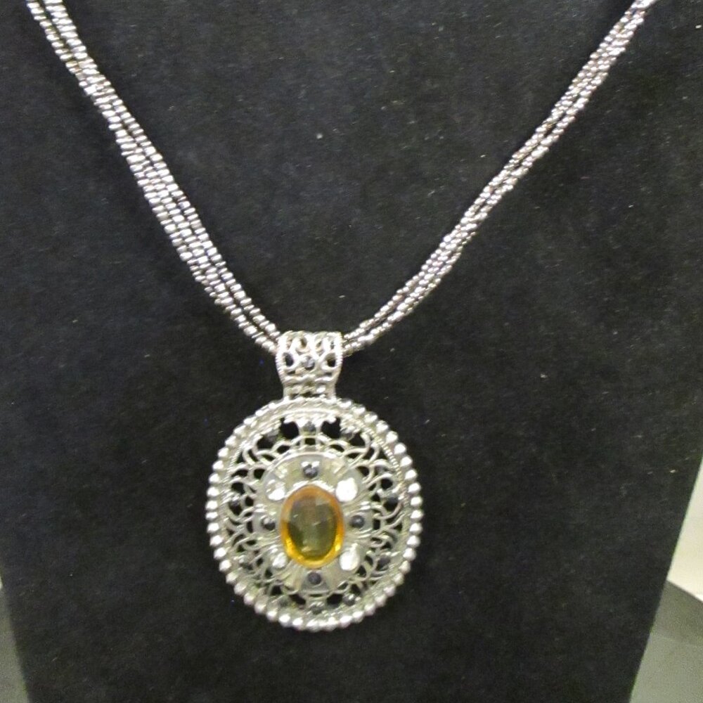 Amber fashion style necklace